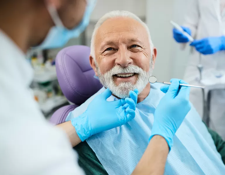 Denti mobili o mancanti? <br>Affidati all'implantologia dentale!