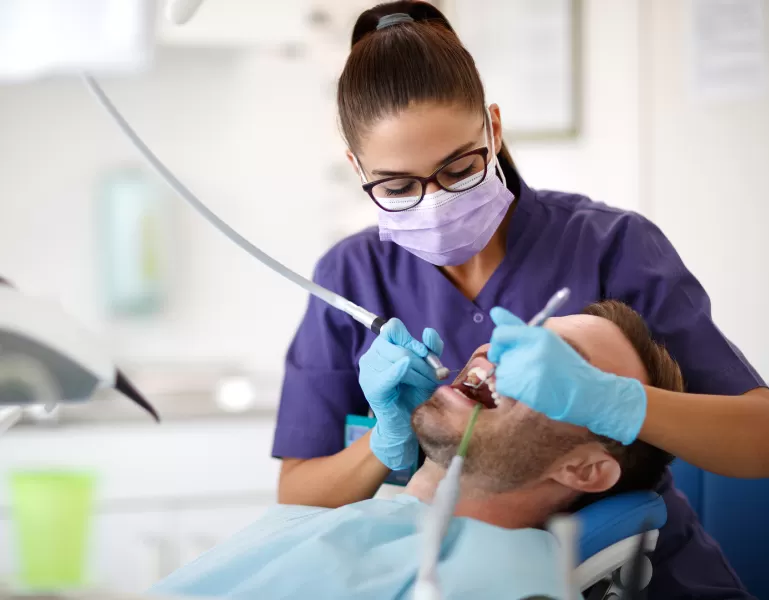 Chi effettua l'igiene dentale?